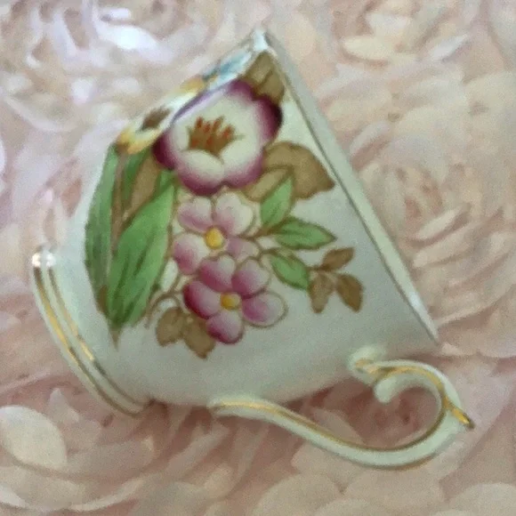 Vintage Royal Albert Bone China Footed Cup And Saucer! - Picture 5 of 10